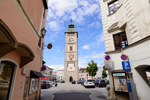 Die Parkplatzsituation in der Ennser Innenstadt sorgt seit Jahren für Diskussionen.  | Foto: Wolfgang Simlinger