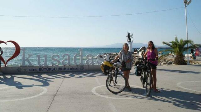 Ausgehend von Wien führte die Route der drei Österreicherinnen über Ungarn, Serbien und Bulgarien bis in die Türkei. | Foto: Filiz Akinci