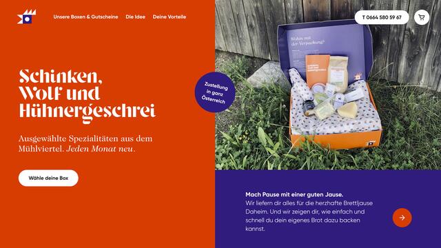 Lisa und Bernhard Traxler bieten auf ihrer Online-Plattform Pakete an, die ihre Kunden jedesmal aufs Neue überraschen sollen. Den Inhalt stellen sie so zusammen, dass es möglich ist, ohne großen Aufwand etwas zu kochen und man dabei immer etwas Neues ausprobieren kann. Jeder Monat steht dabei unter einem anderen Motto. Jeweils am ersten Freitag im Monat wird ausgeliefert.