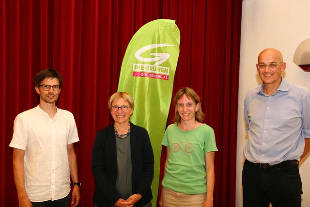 Georg Hötzmanseder (Grüne Schlüßlberg), Landtagsabgeordnete Uli Böker, Christina Sporn (Grüne Bad Schallerbach) und Bernhard Wahdhör (Grüne Grieskirchen) (v.l.).  | Foto: Grüne Grieskirchen
