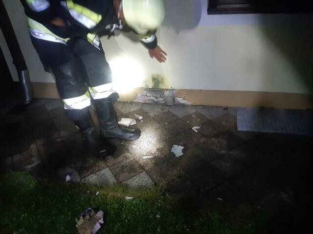 Ein Blitz schlug in das Wohnhaus ein und beschädigte die elektrischen Leitungen´. | Foto: FF Zweinitz