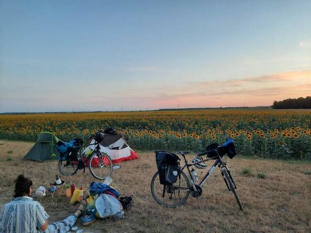 Mit voll bepacktem Drahtesel quer durch Europa: Wie es Filiz Akinci, Lisa Eibel und Andrea Maier ausgehend von Wien 2.012 km bis in die Türkei verschlug. | Foto: Filiz Akinci