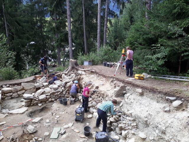 Die Archäologien wurden auf der Hohen Birga wieder fündig: Ein weiteres eisenzeitlichen Gebäudes wurde entdeckt. | Foto: Florian Müller