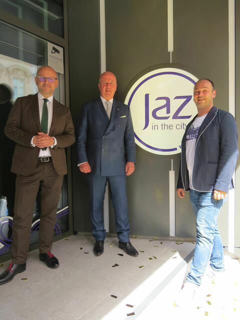 Stolz auf die Neueröffnung: Norbert Kettner (CEO Wien Tourismus), Marcus Bernhardt (CEO Deutsche Hospitality) und Michael Fritz (Generaldirektor Jaz in the City).