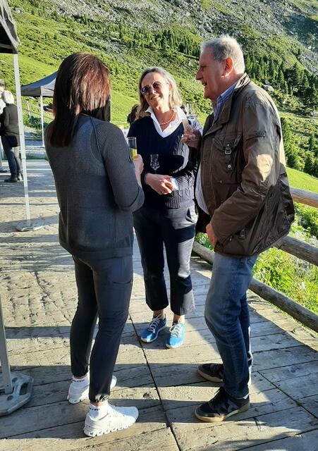 Unter den Besuchern war auch das Ärztepaar Haffner und gratulierte herzlichst. | Foto: Privat