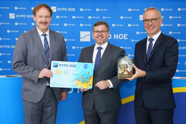 Prof. Christian Helmenstein, Finanzlandesrat Ludwig Schleritzko, HYPO NOE Vorstand Wolfgang Viehauser | Foto: HYPO NOE / Bollwein