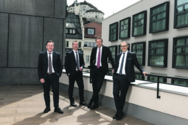 Der Vorstand der Raiffeisen Bezirksbank Kufstein ist für die Zukunft gerüstet mit Michael Rieser, David Bramberger, Michael Misslinger und Peter Hechenblaickner (v.l.).  | Foto: Peakmedia/Fotostudio Gretter