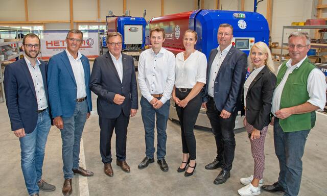 Familie Hetzenauer freute sich über den Besuch von LH Günther Platter und seinen Parteikollegen.  | Foto: edinger.cc