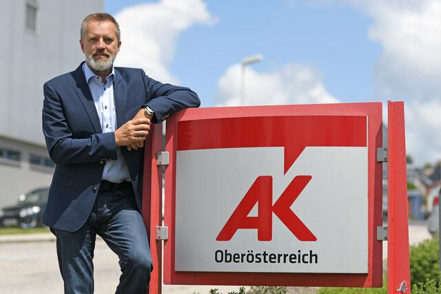 Manfred Riepl, Bezirksstellenleiter der Arbeiterkammer Rohrbach, rät, die Hilfe der AK-Experten in Anspruch zu nehmen. | Foto: AK OÖ/Spitzbart