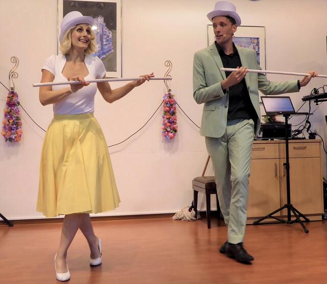 Lady Sunshine und Mister Moon ließen bei Kursana unvergessene Melodien der guten alten Zeit wieder aufleben. | Foto: Kursana