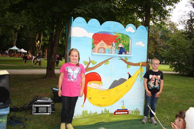 Katharina und Johannes beim Puppentheater... | Foto: RMK