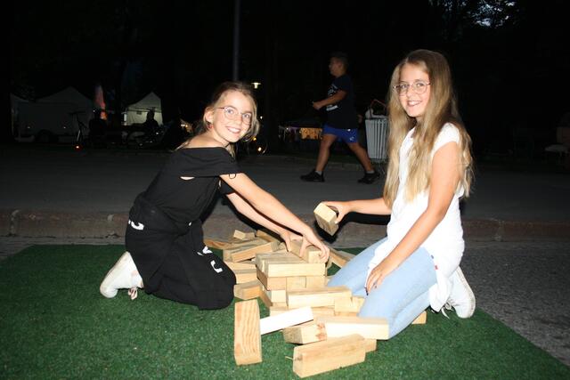 Turmbau: Nina und Mara | Foto: RMK