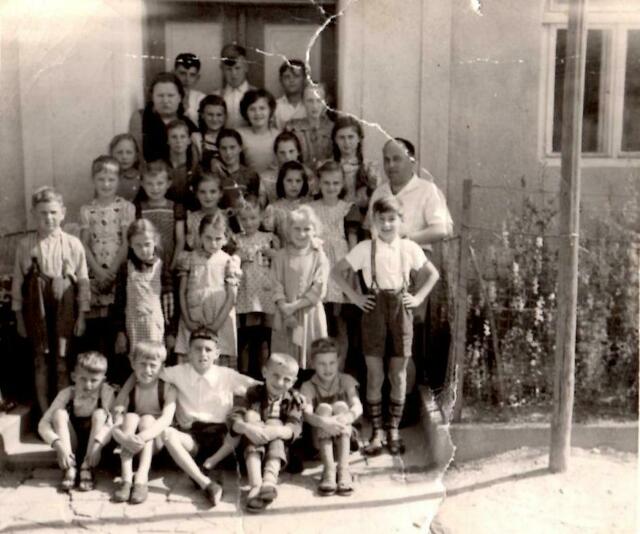 Vom Oktober 1952 bis Mai 1953 wurden in Hochstraß 10 Kinder geboren, die im Brief prognostizierte Schülerzahl von 18 Kindern wurde also im Schuljahr 1961/62 mit 27 weit übertroffen | Foto: Ludwig Leitner