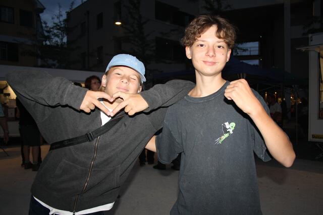 Starke Jungs in Party Stimmung | Foto: RMK