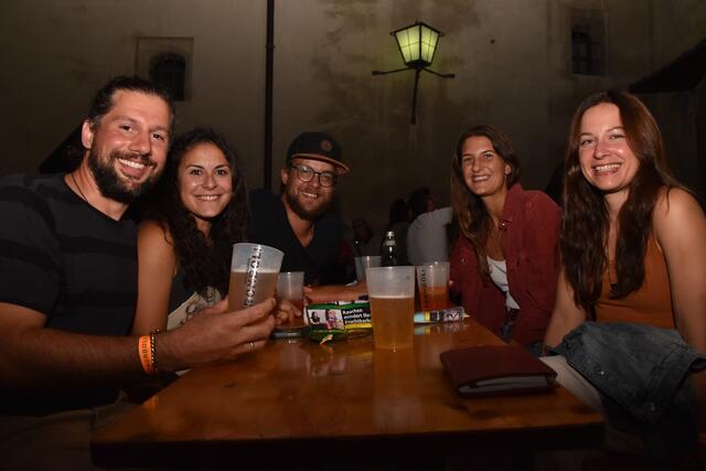 Gelungener Abend: Alex, Duygu, Michael, Christina und Catherine amüsierten sich  | Foto: Kendlbacher