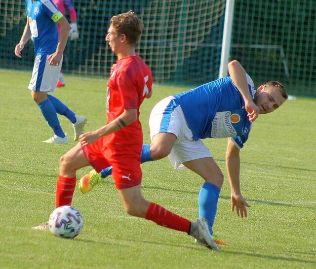 Der SV 7023 ZSP hat das Duell zweier siegloser Teams gegen den SV Forchtenstein mit 1:0 für sich entschieden und damit das Tabellenende der 2. Liga Mitte verlassen. Für den SV Forchtenstein bedeutete die erste Saisoniederlage das Ende der Serie von 12 Spielen ohne Niederlage. | Foto: Oliver Frank