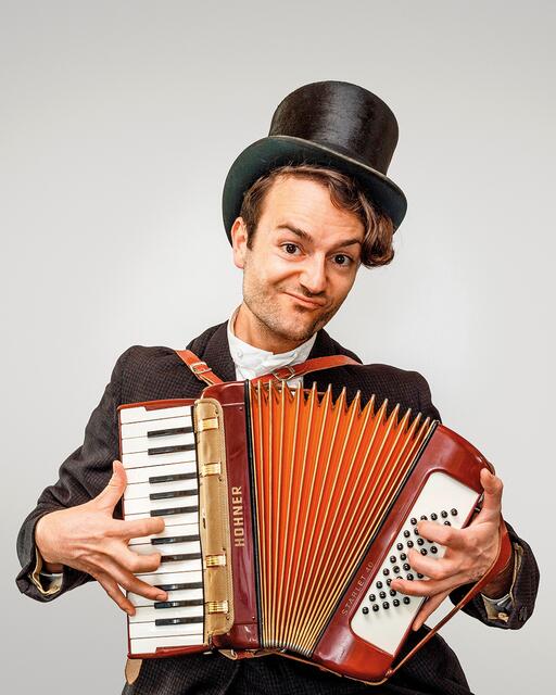 Hansi Anzenberger spielt Karl Valentin im Theater Holzhausen