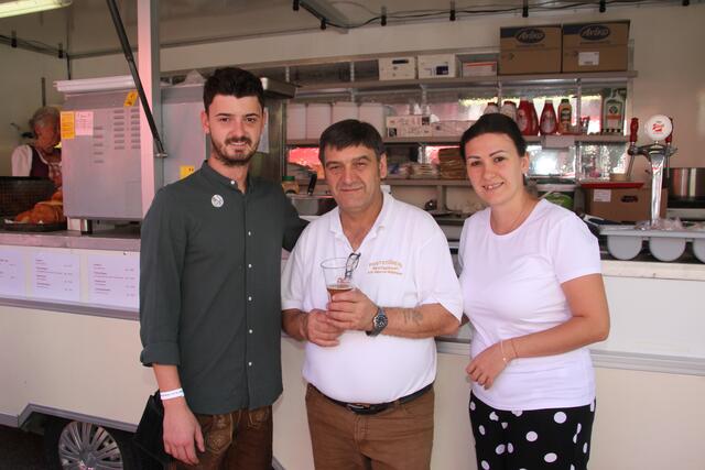 Dragan Marceta mit Sohn Alexander und Tochter Ruza.