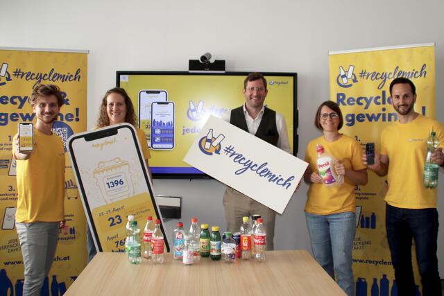 Das "RecycleMich-App"-Team: Roberto Lerche, Nicole Vacha, Michael Ableidinger, Bettina Wallner und Stefan Siegl (v.li.n.re.)