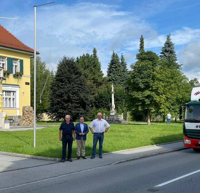 vl.: Vizebürgermeister Werner Moser, KO August Wöginger und Bgm. Markus WImmer