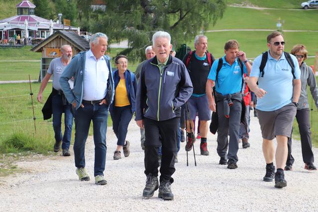 Petrus hat es gut gemeint und die Sonne hat die "Wanderlustigen" begleitet.