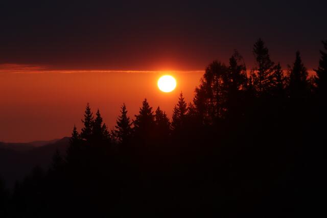 BLUTROTER Sonnenaufgang am Samstag.