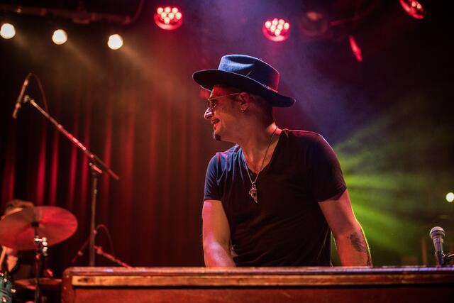 Im Rampenlicht ist Raphael Wressnig am 10. September bei "Most und Jazz" in Fehring.  | Foto: Aleksandra Prünner