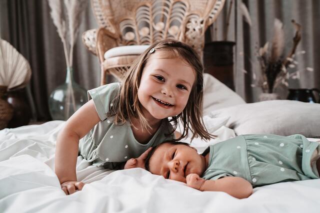 Elea
Geburt: 10. Juni
55 cm, 4.175 g
Jacqueline Seitz und Stefan Pfeiler aus Leibnitz (Schwester Leonie) | Foto: Michaela Lorber