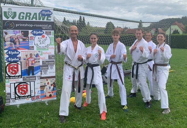 Die Mitglieder der Sportunion Köflach brachten den Kindern Karate näher. | Foto: KK