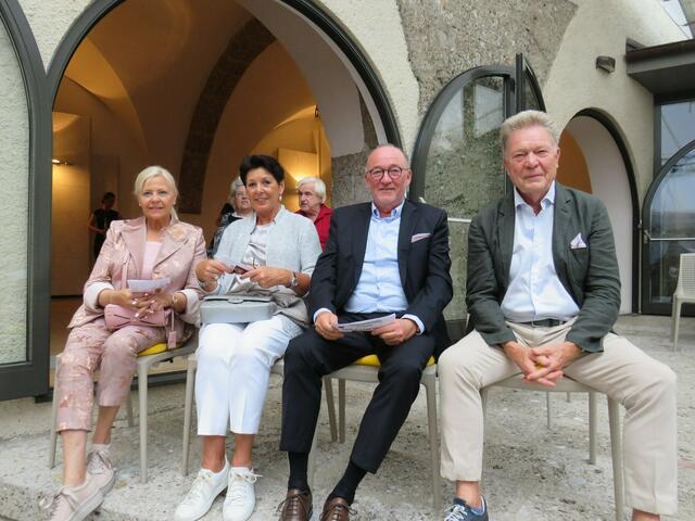 Festspiel-Förderer Rudi Quehenberger mit Gattin und Gästen.