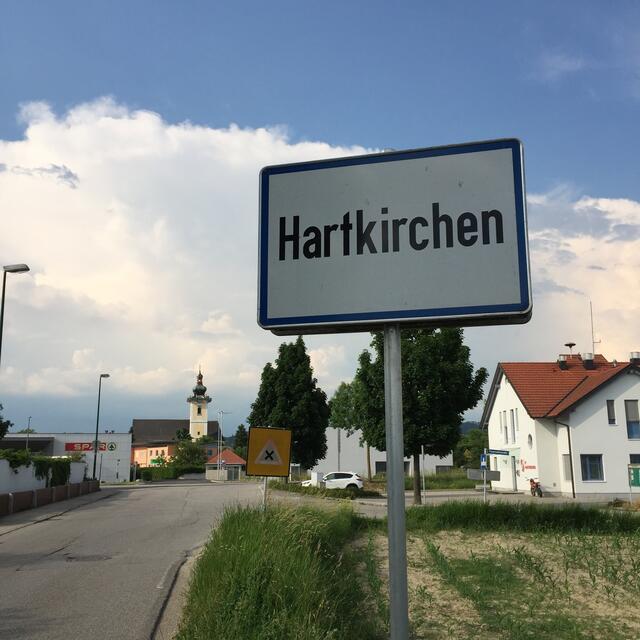 Auf der Gemeindestraße Hachlham in Hartkirchen ereignete sich der Unfall. | Foto: BRS