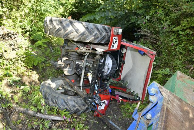 Die junge Frau erlitt durch den Unfall schwere Verletzungen und wurde mit dem Rettungshubschrauber in die Klinik Innsbruck geflogen. | Foto: ZOOM.TIROL