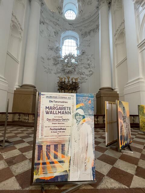 "Der Schaffensprozess des Siebdrucks begeistert mich", sagt Künstlerin Martina Stock über die Ausstellung in der Kollegienkirche.  | Foto: sm