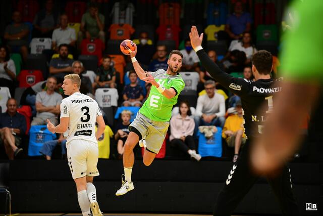 BT-Füchse Flügelspieler Thomas Kuhn mit 4 Treffern erfolgreich | Foto: Bernd Haider