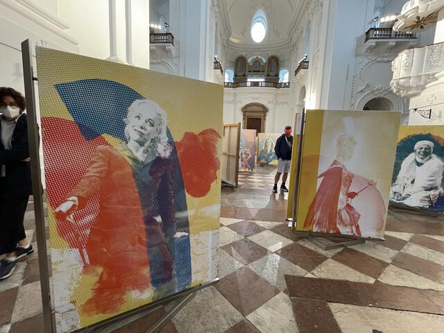 Die Grundlage der gezeigten Serigrafien sind zumeist Fotomotive, die Martina Stock kombiniert. | Foto: sm