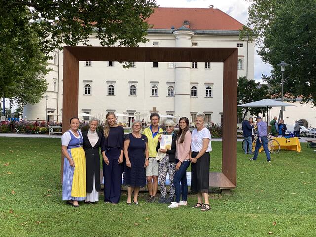 Im Stadtpark wurde im Rahmen einer Feier auf die Belange der Frauen hingewiesen.  | Foto: privat