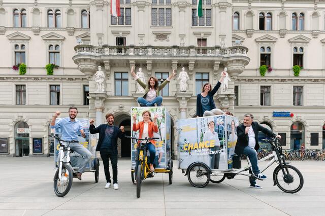Kampagnenauftakt mit Christian Kozina (Platz 6), David Ram (Platz 4), Zeynep Aygan-Romaner (Platz 5), Judith Schwentner, Manuela Wutte (Platz 2), Karl Dreisiebner (Platz 3). (v.l.) | Foto: Grüne