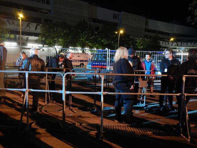 Am Filmset zum Dreh des Kinofilms "Cops" mit Roland Düringer. | Foto: Privat