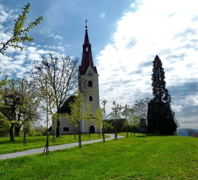 Der Saazkogel mit der St.-Sebastian-Kirche ist ein sehr geschichtsträchtiger Ort.