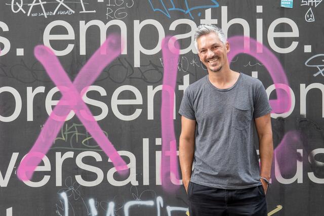 Schauspieler Faris Rahoma wird jetzt vorübergehend zum Tänzer. | Foto: Markus Spitzauer