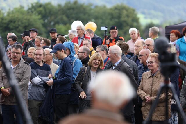 Zahlreiche Interessierte aber auch Politiker fanden sich ein.