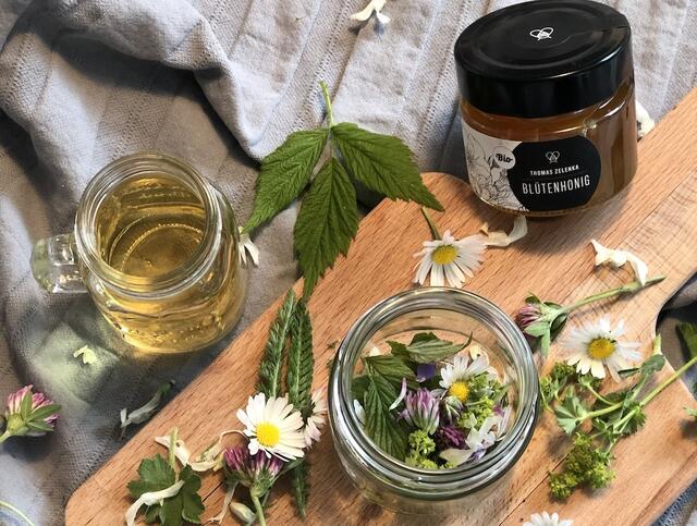 Oxymel besteht aus nicht pasteurisiertem Apfelessig und gutem Honig | Foto: Anja Fischer