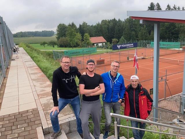 v.l.n.r.: Bernhard Mittermaier (Obmann Stv), Stefan Pankratz (sportl. Leiter), Franz Breit (Obmann), Karl-Heinz Schreiner (Ehrenobmann)