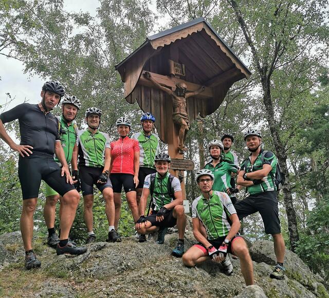 Die Mountainbiker nutzten die Regenpause und bezwangen 1150 Höhenmeter.  | Foto: Rammerstorfer