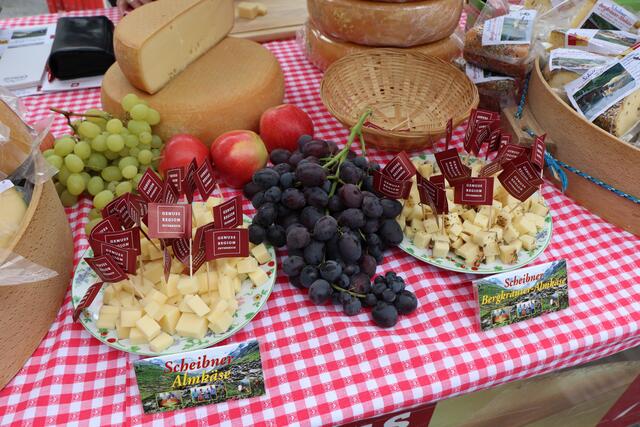 Zehn Almen und drei Talsennereien produzieren den Paznauner Almkäse. | Foto: Othmar Kolp
