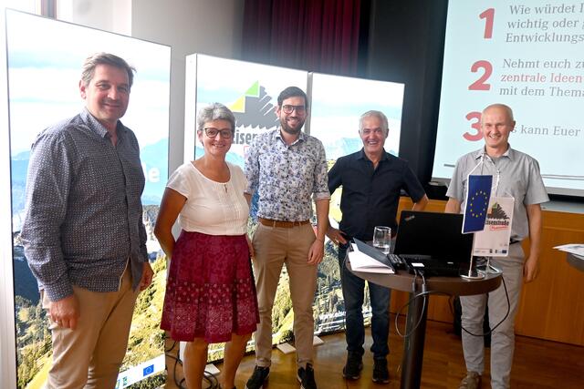 Impulse aus den Themenfeldern für die Vorstandsklausur: Eisenstraße-Obmann Werner Krammer, Leopoldine Adelsberger (Landwirtschaft), Thomas Wagner (Wirtschaft), Moderator Toni Kofler und Johann Wagner (Klima und Mobilität)