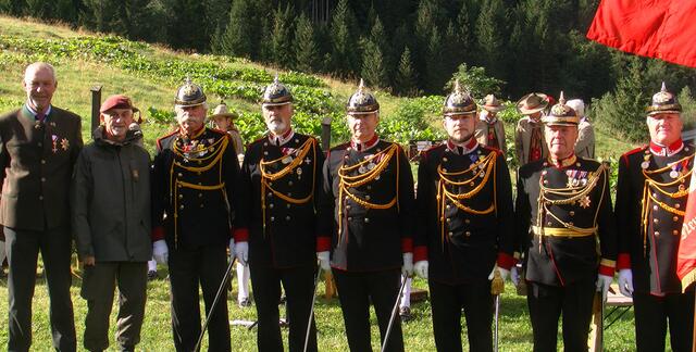 Zum ersten Mal bei der Feier dabei - die Traditionsgendarmen Kärnten. | Foto: Privat