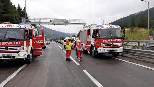 Zahlreiche Einsatzkräfte waren vor Ort | Foto: Feuerwehr Gmünd