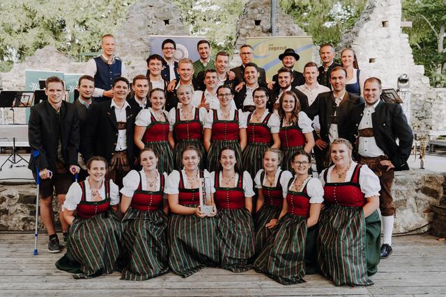 "Auftånzt &amp; Aufg'spüt": Jede Menge Action für die Mitglieder der Volkstanzgruppe und ihre Ehrengäste beim BurgvoiXfest in Reinsberg | Foto: Landjugend NÖ