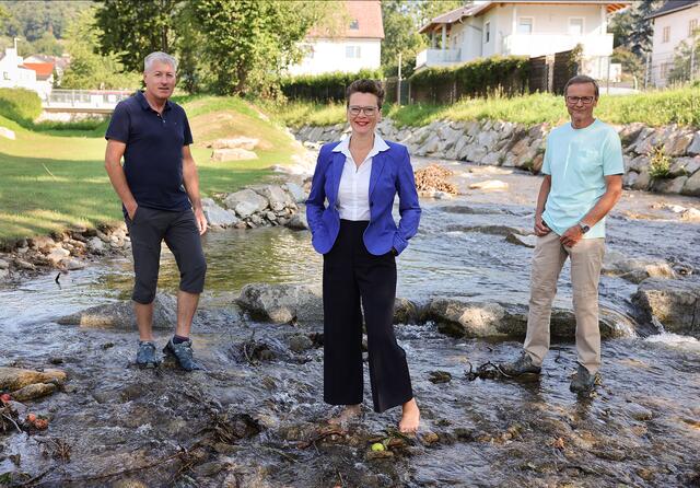 Alexander Schmollngruber (Wildbach- und Lawinenverbauung), Eva Schobesberger und Helmut Anzinger (Abteilung Wasserbau, Magistrat Linz) | Foto: Stadt Linz